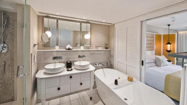 Constance Belle Mare Plage Resort