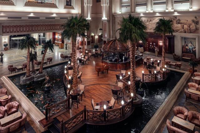 Lobby bar