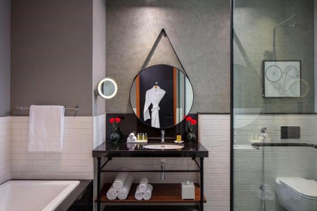 Doubletree by Hilton Dubai M Square Hotel and Residences