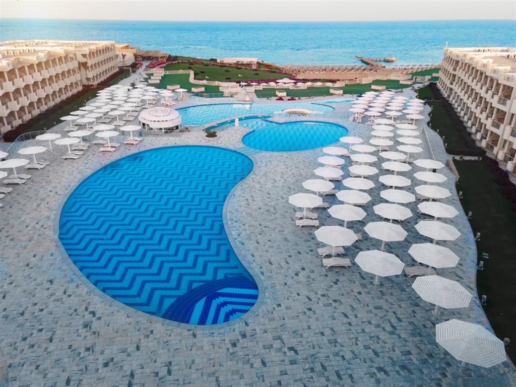 Sirena Beach Resort & Spa