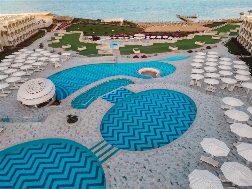 Sirena Beach Resort & Spa