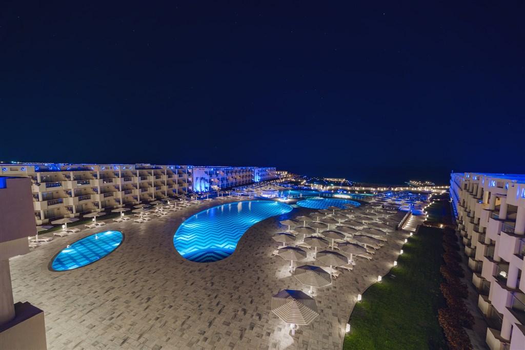 Sirena Beach Resort & Spa