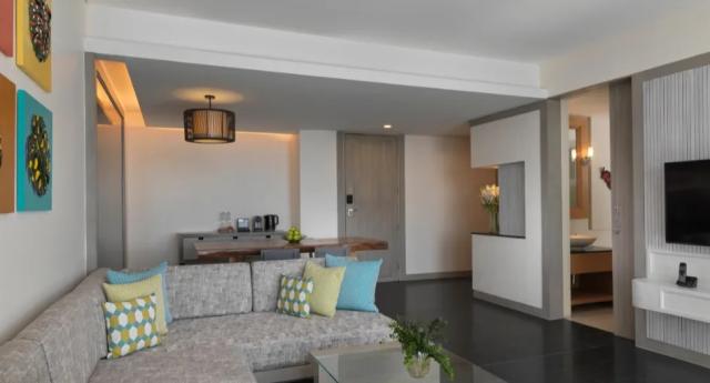Deluxe Mai Khao Suite