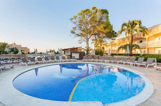 Sirenis Seaview Country Club