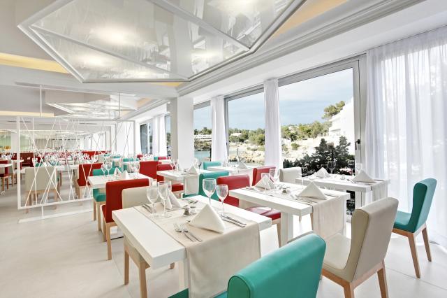Grupotel Oasis