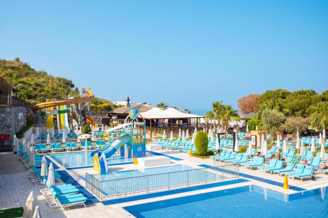 Ramada Resort By Wyndham Kusadasi & Golf