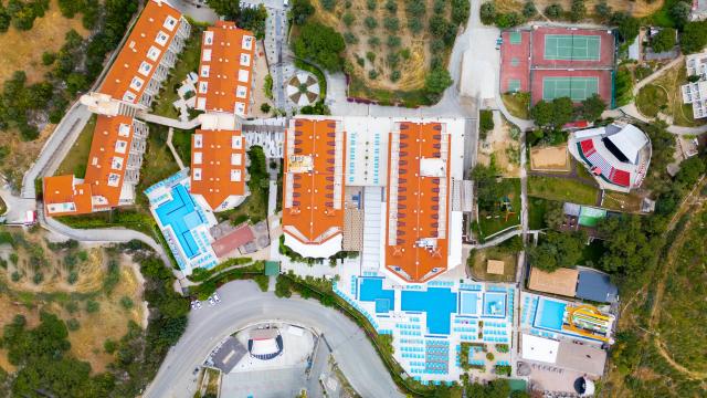 Ramada Resort By Wyndham Kusadasi & Golf