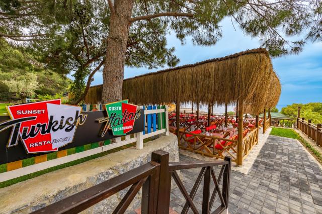 Ramada Resort By Wyndham Kusadasi & Golf