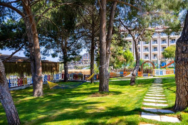 Ramada Resort By Wyndham Kusadasi & Golf