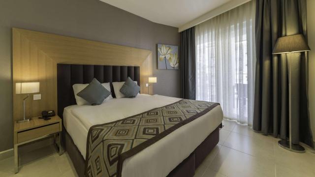 Ramada Resort By Wyndham Kusadasi & Golf