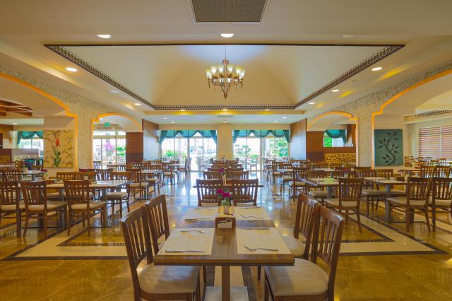 Crystal Family Resort & Spa