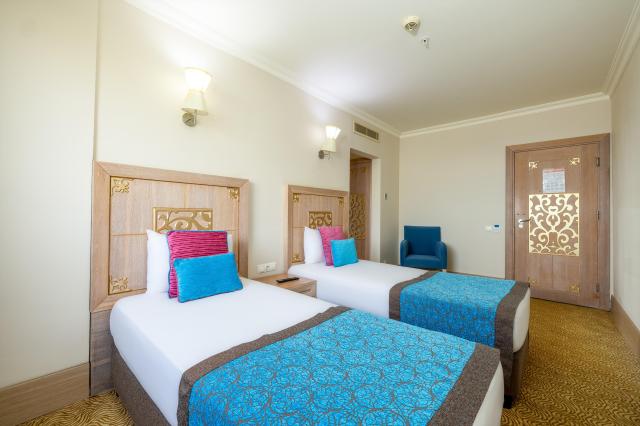 Crystal Family Resort & Spa