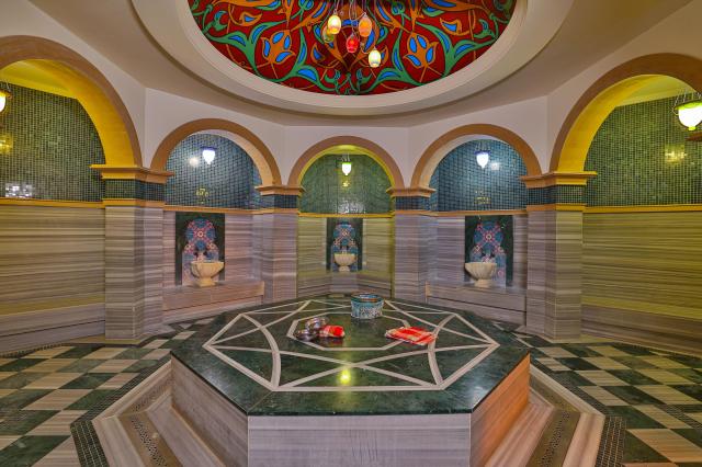 Crystal Family Resort & Spa