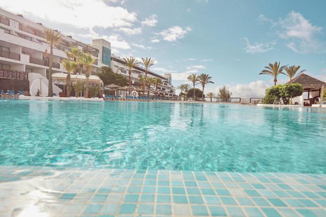 Sandos Papagayo Beach Resort