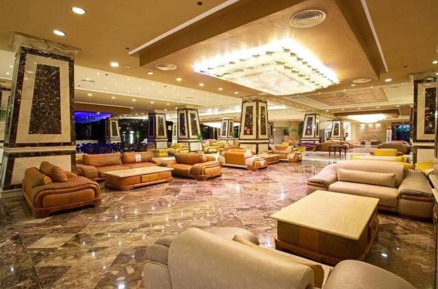 AMC Royal Resort