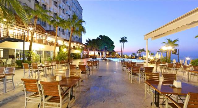 Anitas Beach Club