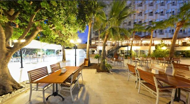 Anitas Beach Club