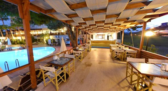 Anitas Beach Club