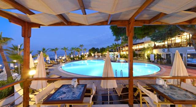 Anitas Beach Club