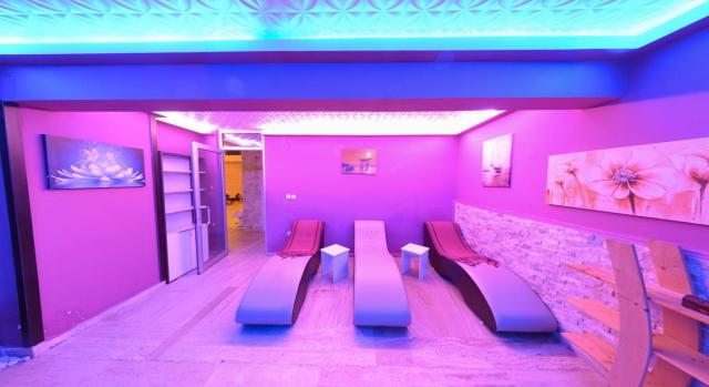 Anitas Beach Club