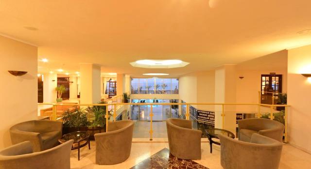 Anitas Beach Club