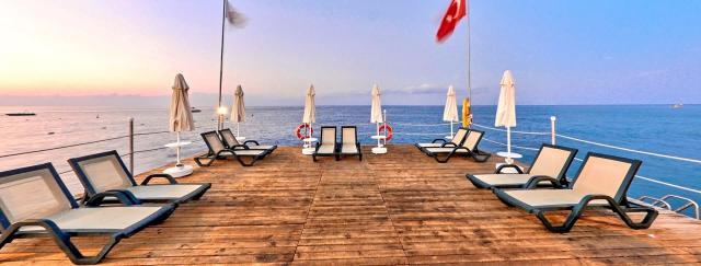 Anitas Beach Club