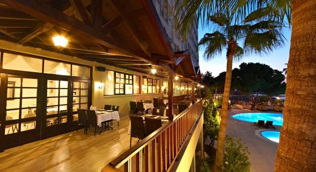 Anitas Beach Club