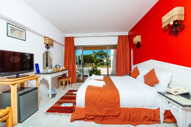 Flamenco Beach & Resort