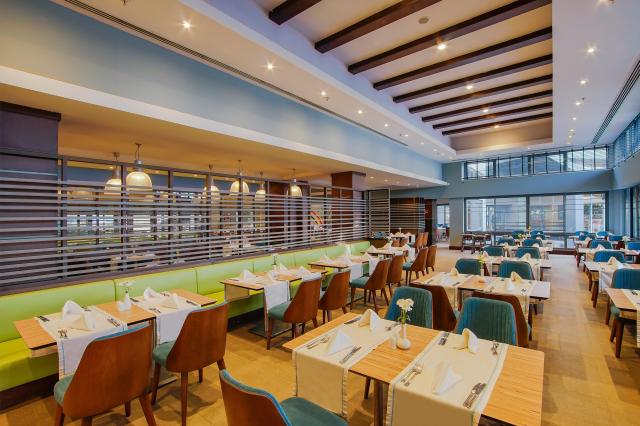 Limak Lara De Luxe Hotel & Resort