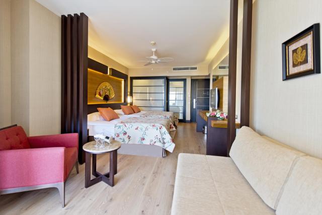 Limak Lara De Luxe Hotel & Resort