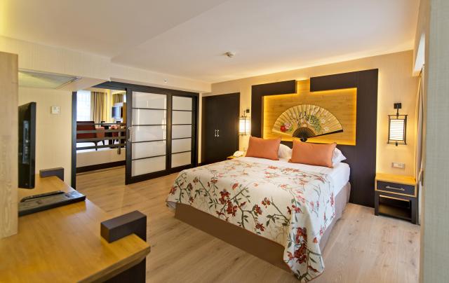 Limak Lara De Luxe Hotel & Resort