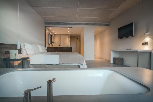 Zante Maris Suites