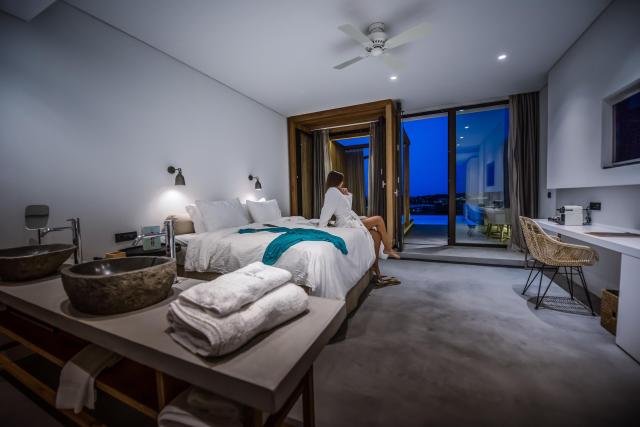 Zante Maris Suites