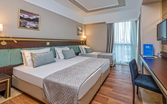 Royal Atlantis Spa & Resort