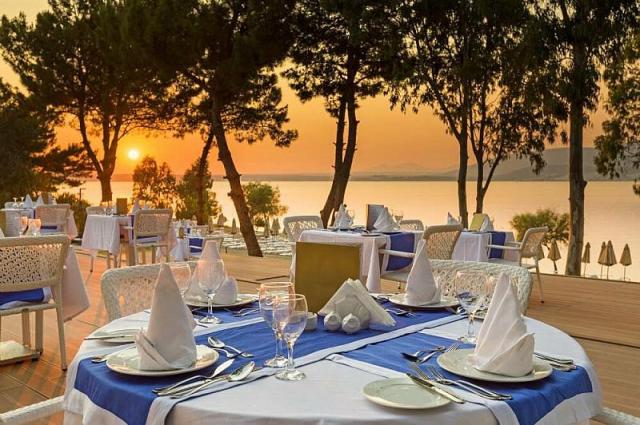 Long Beach Club Nature