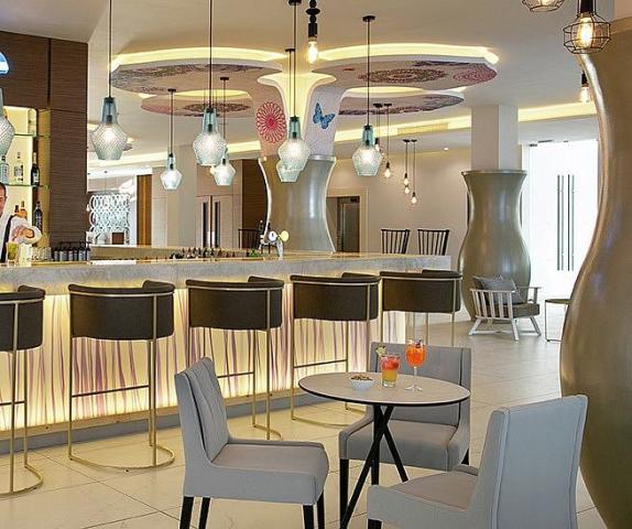 Vangelis Hotel & Suites