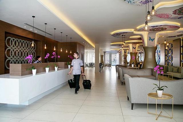 Vangelis Hotel & Suites