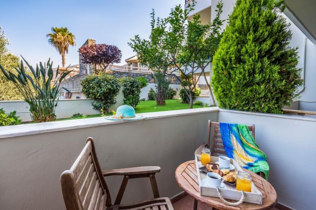 Dias Luxury Studios & Apartments