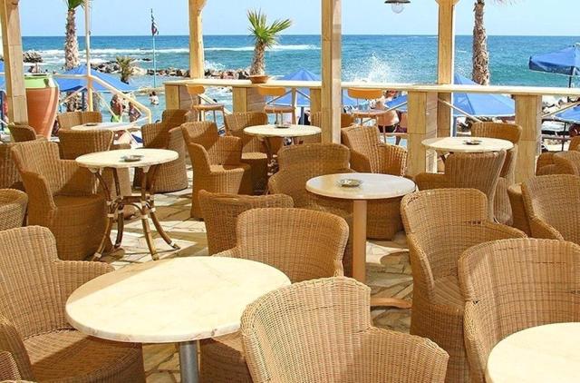 Eri Beach & Village