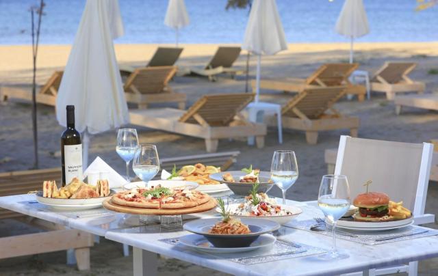 Cavomarina Beach