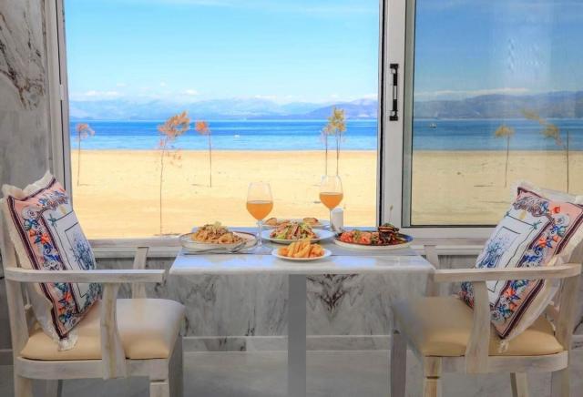 Cavomarina Beach
