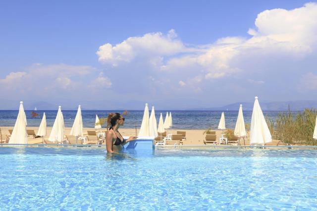 Cavomarina Beach