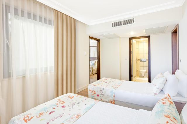 Seven Seas Hotel Life