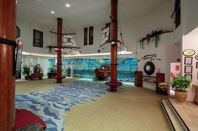 Pirates Beach Club