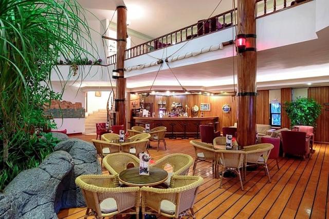 Pirates Beach Club