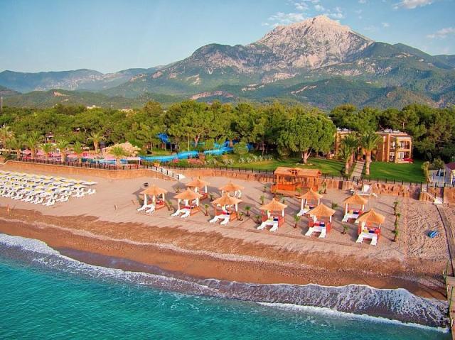 Pirates Beach Club