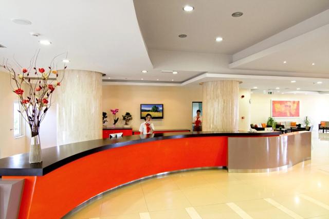 Sun Palace