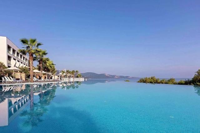 Blue Dreams Resort