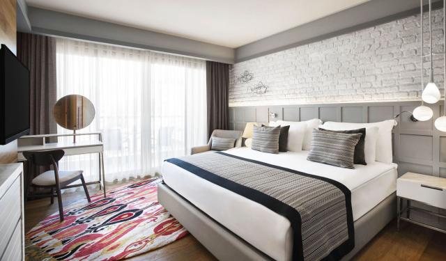 Acanthus & Cennet Barut Collection