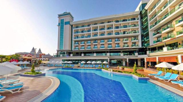 Luna Blanca Resort
